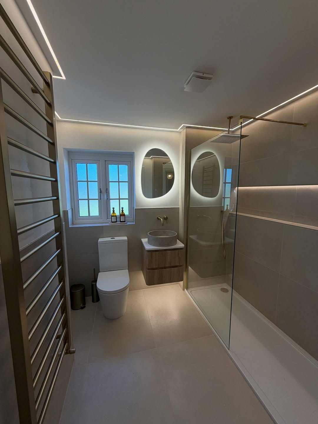 Main bathroom in Deanshanger